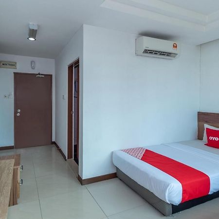 Oyo 216 La Viva Hotel Kota Kinabalu Eksteriør billede